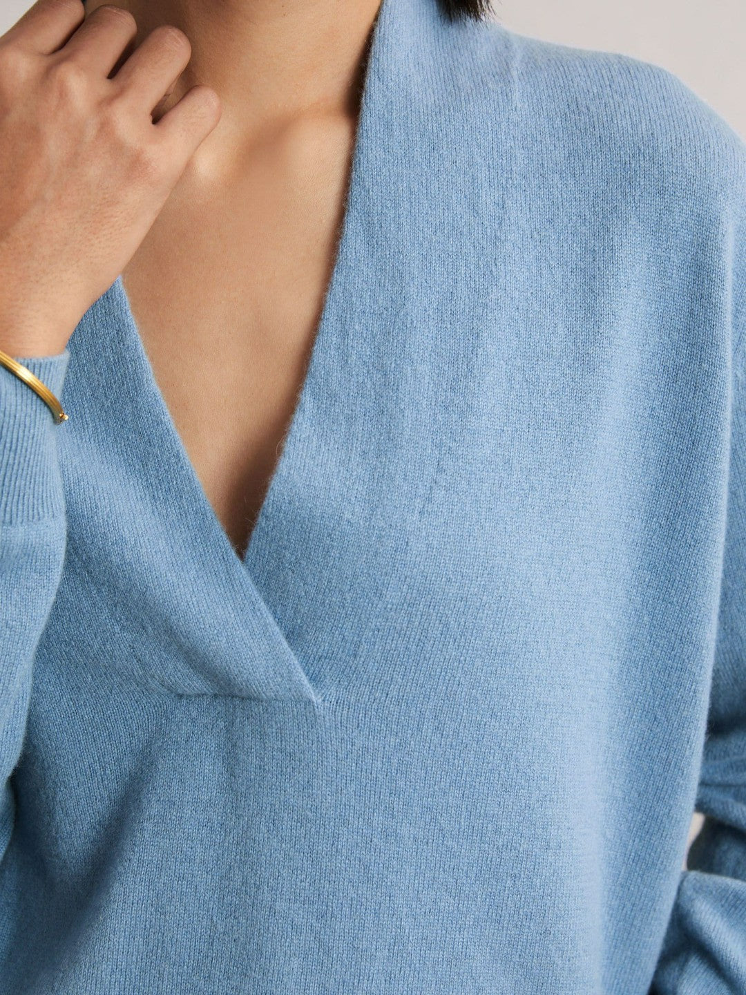 Cashmere V-Neck Jumper in Blue | Reiss Women Signature