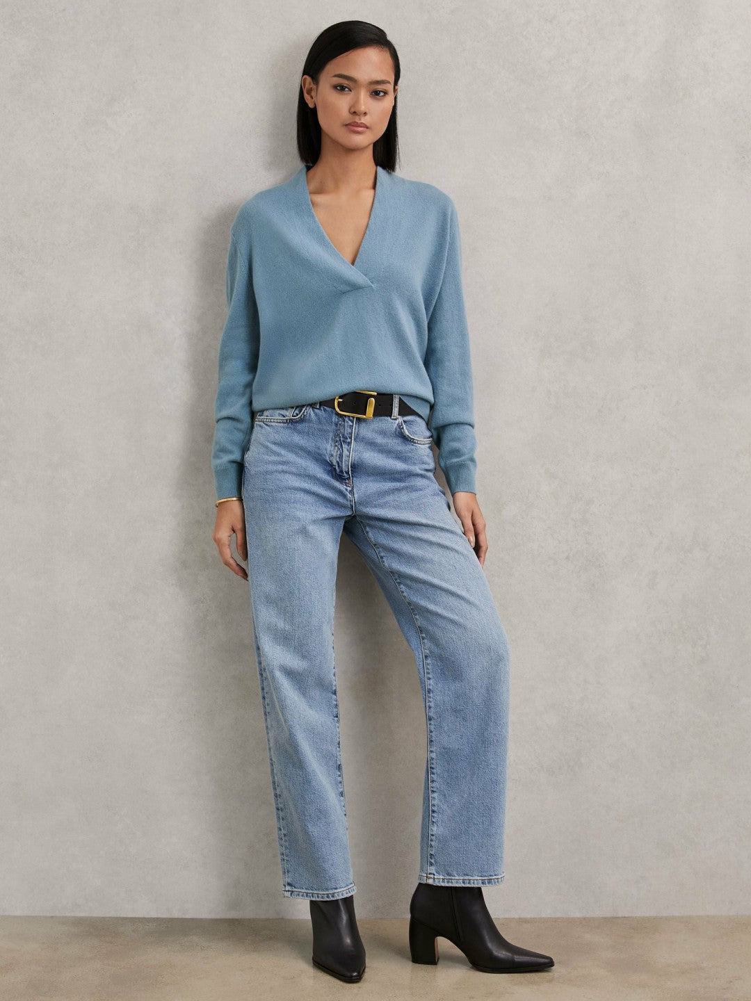 Cashmere V-Neck Jumper in Blue | Reiss Women Signature