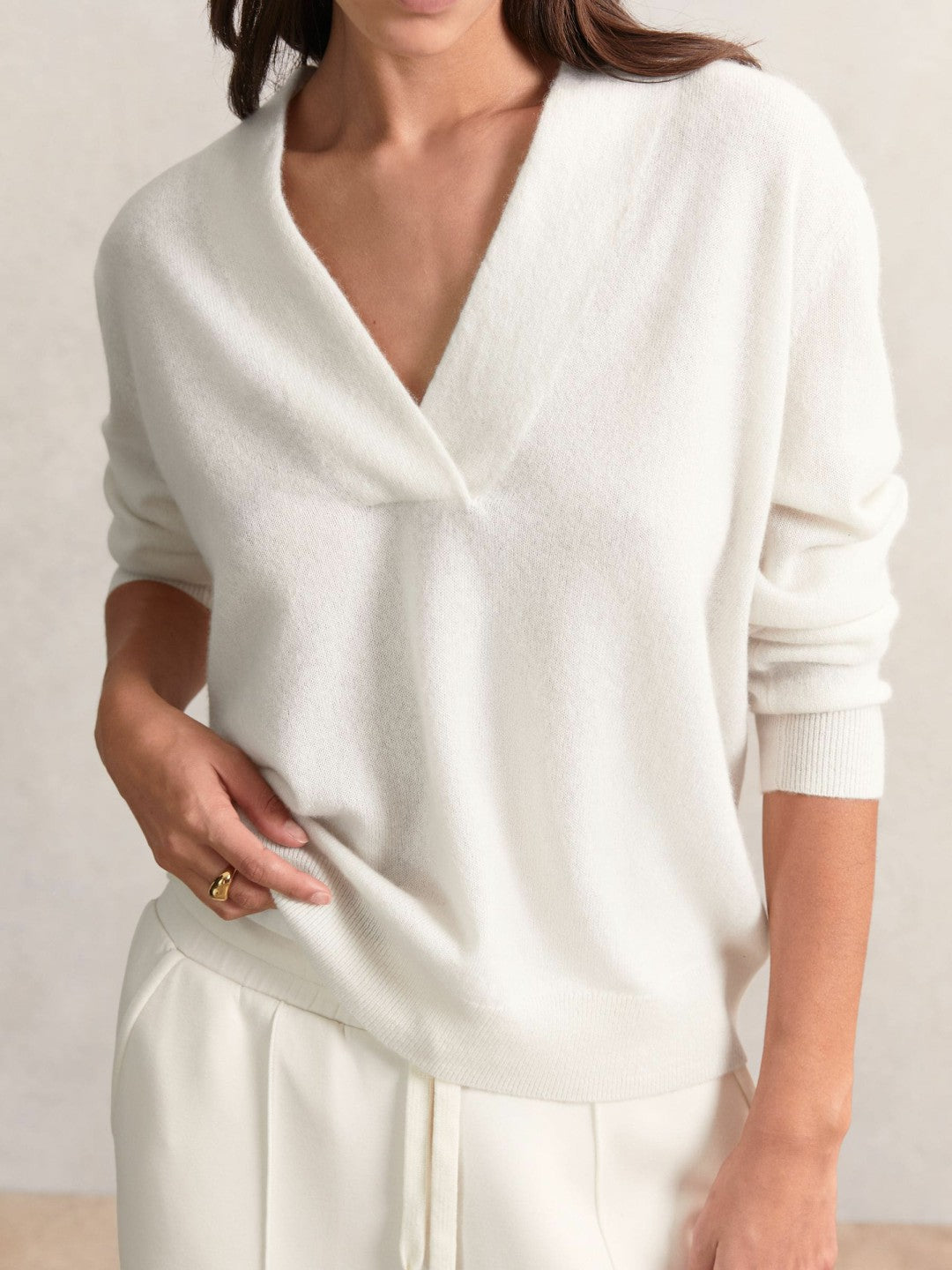 Cashmere V-Neck Jumper in Cream | Reiss Women Featured