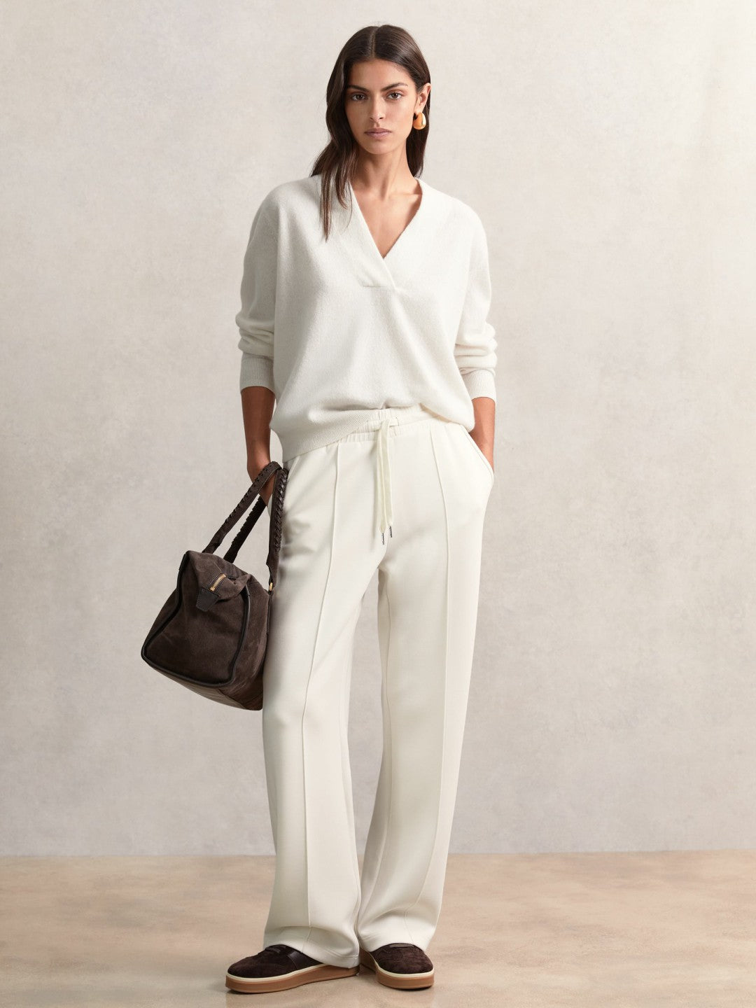 Cashmere V-Neck Jumper in Cream | Reiss Women Featured