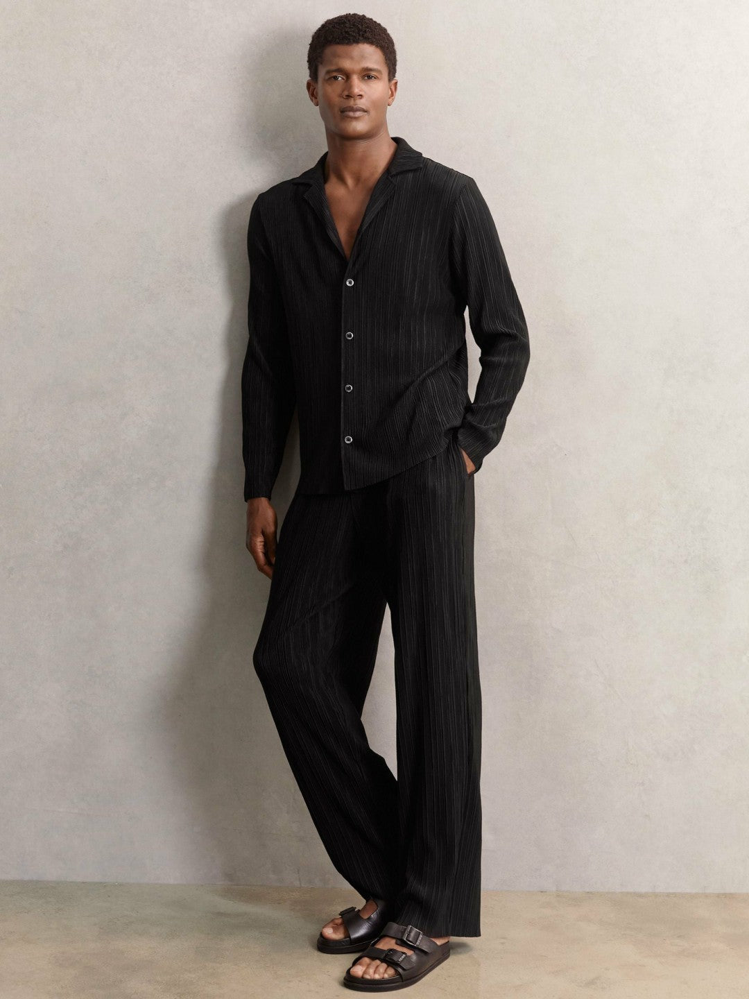 Plissé Wide Leg Trousers in Black | Reiss Men Best Seller
