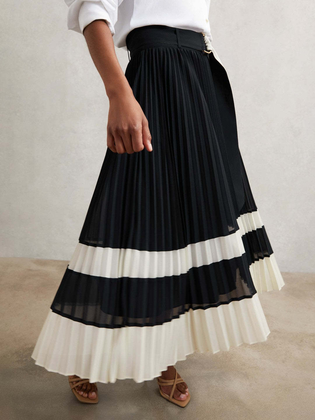 Belted Pleated Midi Skirt in Navy/Ivory | Reiss Women Recommended