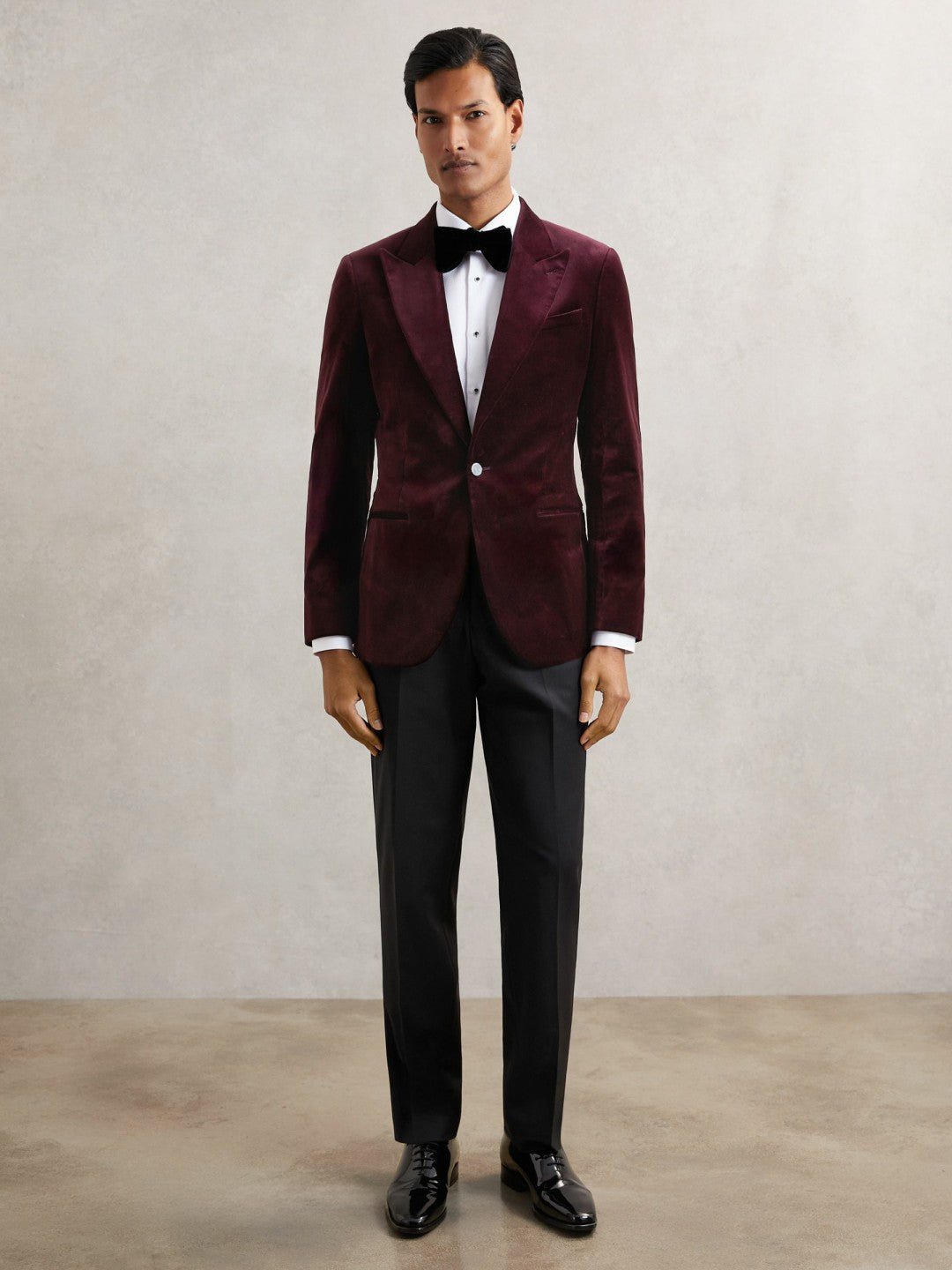 Single-Breasted Velvet Blazer Regular-Fit in Bordeaux | Reiss Men Trending