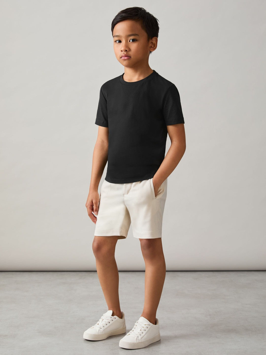 9-13 yrs Crew Neck T-Shirt in Black | Reiss Children & Baby Popular