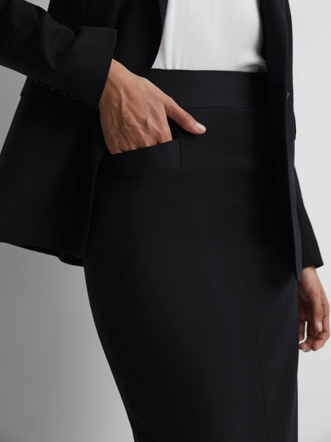 Tailored Pencil Skirt in Navy | Reiss Women Signature