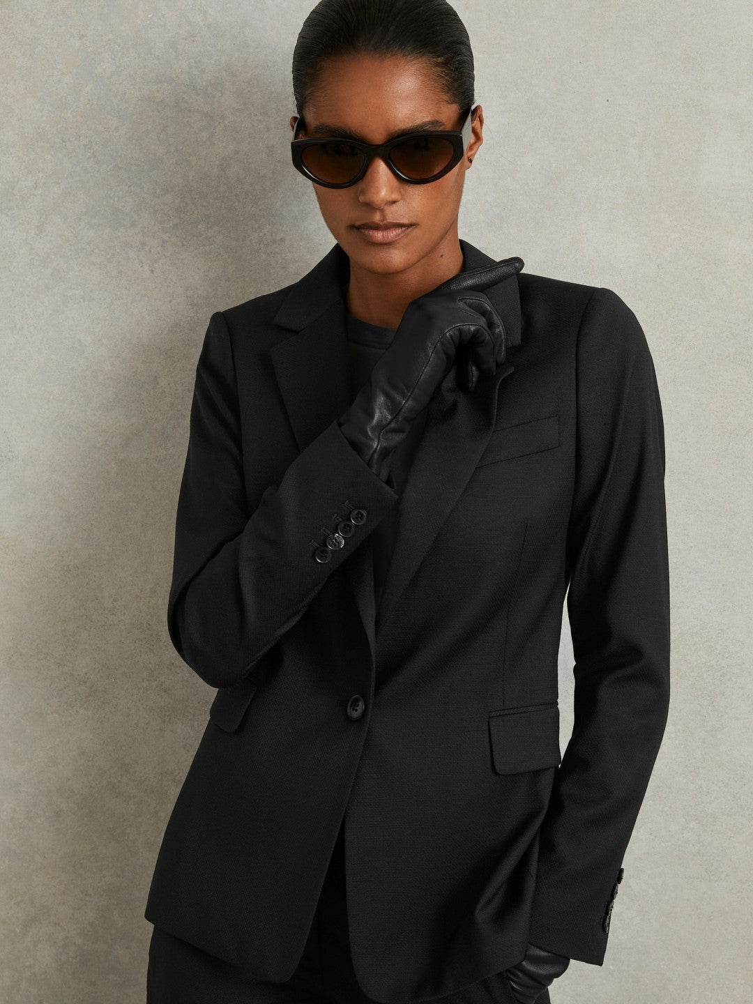 Single Breasted Suit Blazer in Black | Reiss Women Trending