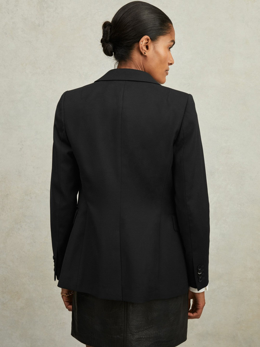 Single Breasted Suit Blazer in Black | Reiss Women Trending