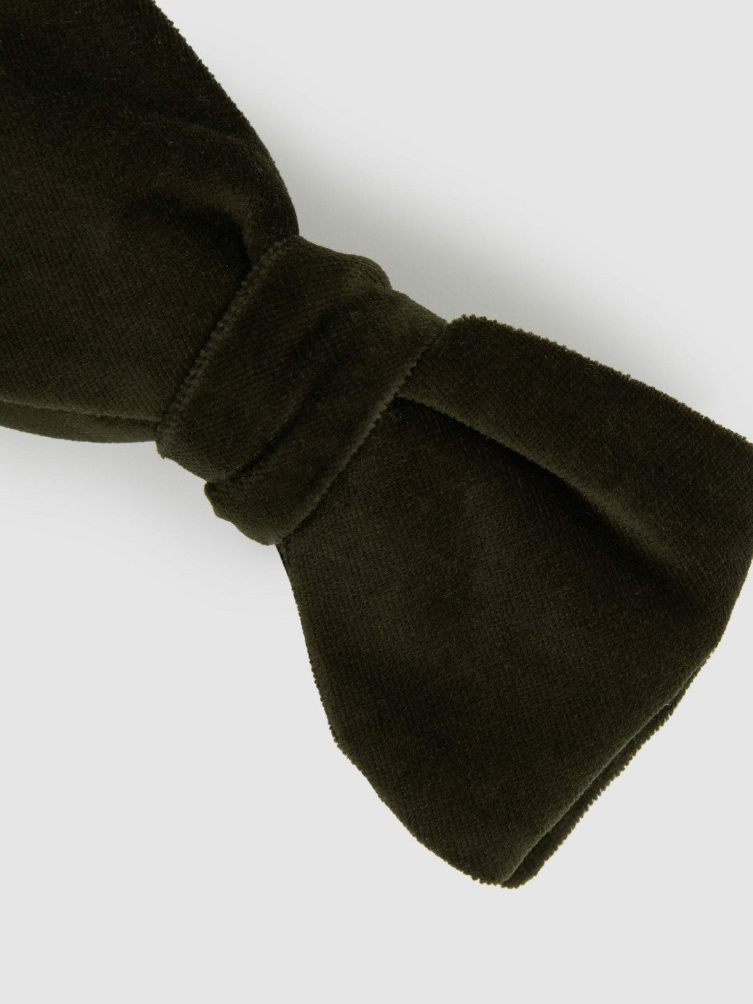 Velvet Bow Tie in Emerald | Reiss Men Exclusive