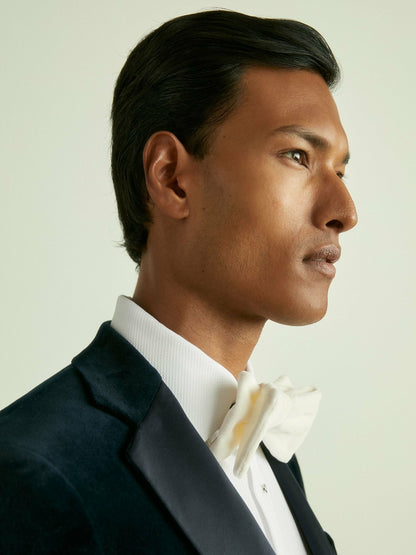 Velvet Bow Tie in Ivory | Reiss Men Featured
