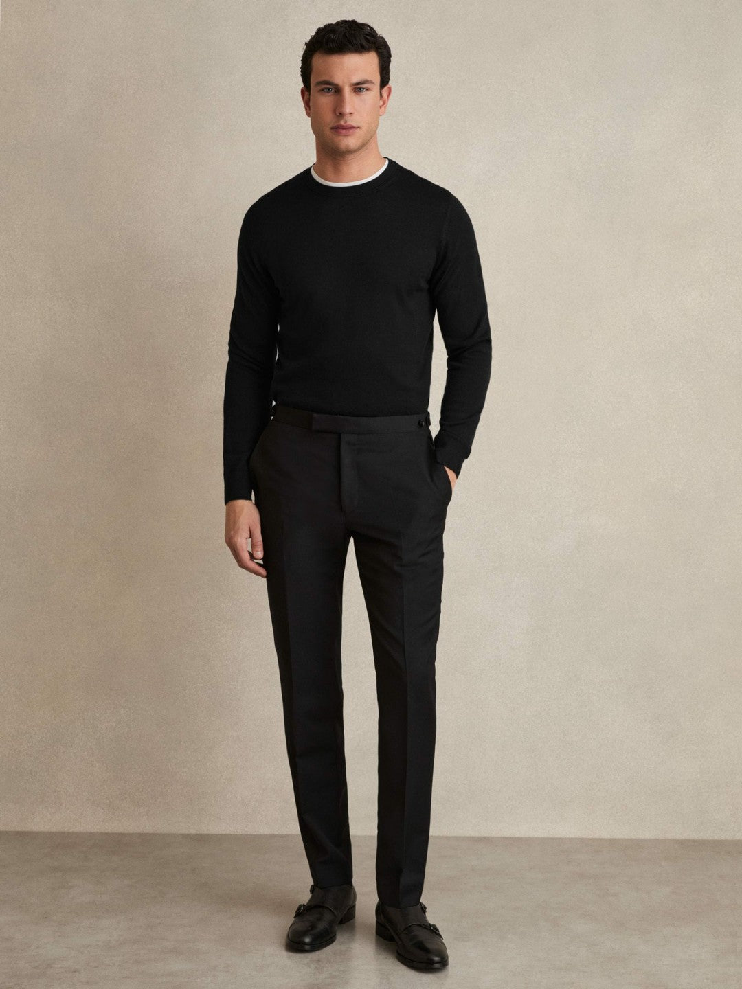 Merino Wool Crew Neck Jumper in Black | Reiss Men Premium