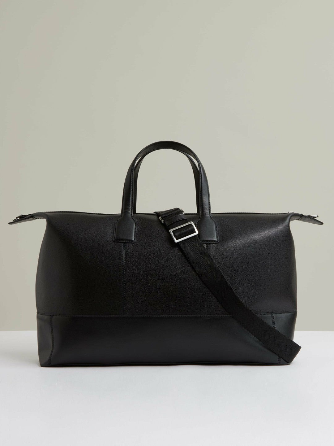 Micro-Grain Leather Holdall in Black | Reiss Men Recommended