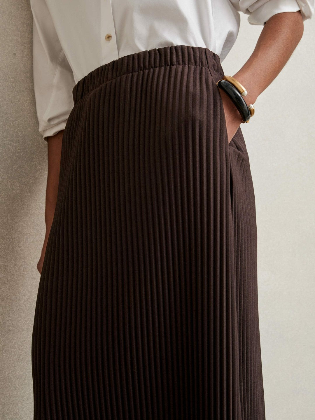Pleated Jersey Midi Skirt in Burgundy | Reiss Women Premium