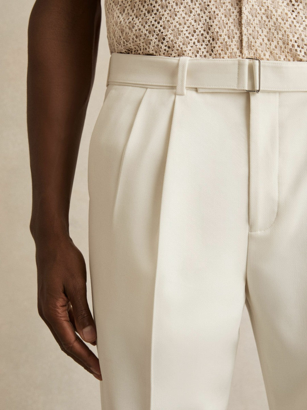 Wool-Blend Belted Pleated Trousers Regular-Fit in White | Reiss Men Recommended