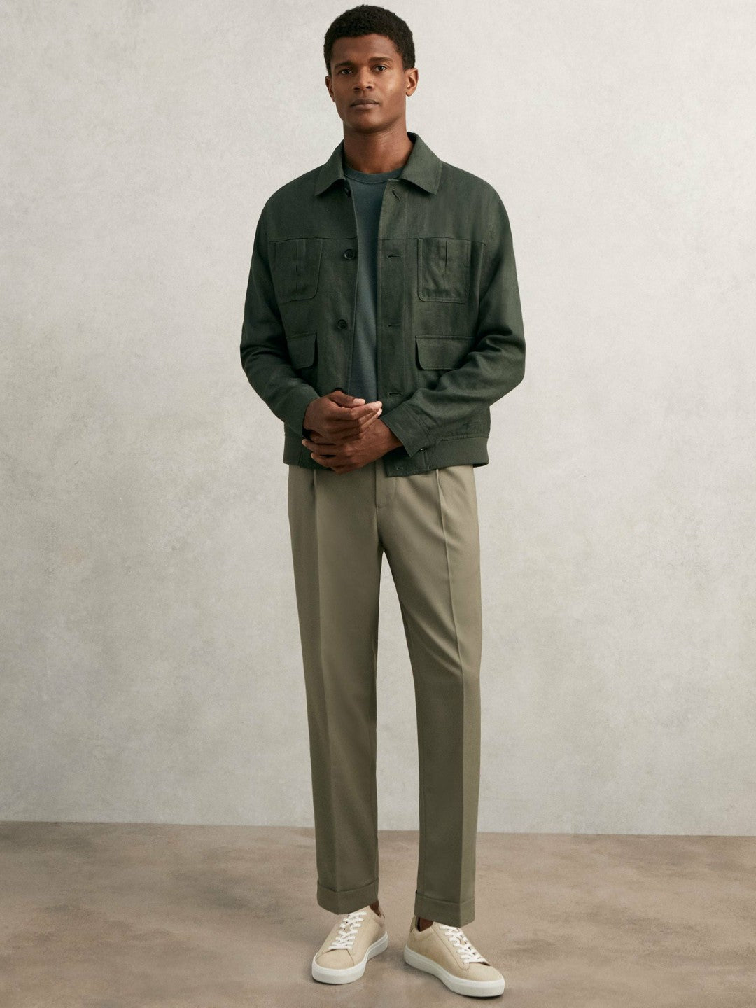 Relaxed-Fit Pleated Tapered Trousers in Sage | Reiss Men Signature