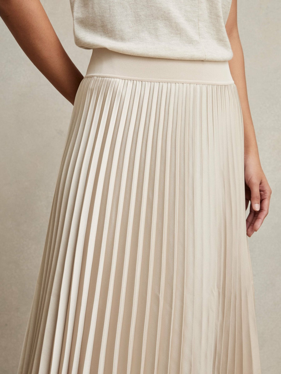Pleated Midi Skirt in Champagne Neutral | Reiss Women Exclusive