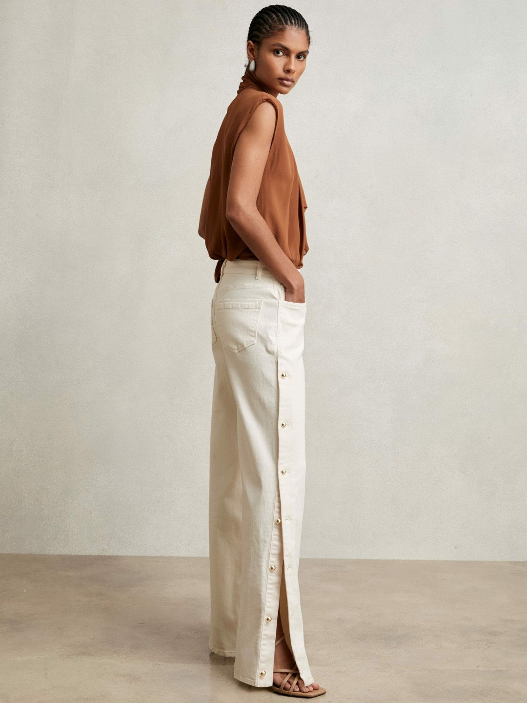 Petite Side Button Wide Leg Jeans in Cream | Reiss Women Exclusive